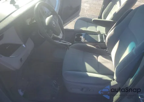 2015 Toyota Sienna Le z USA, uszkodzony, nr VIN 5TDKK3DC9FS626631